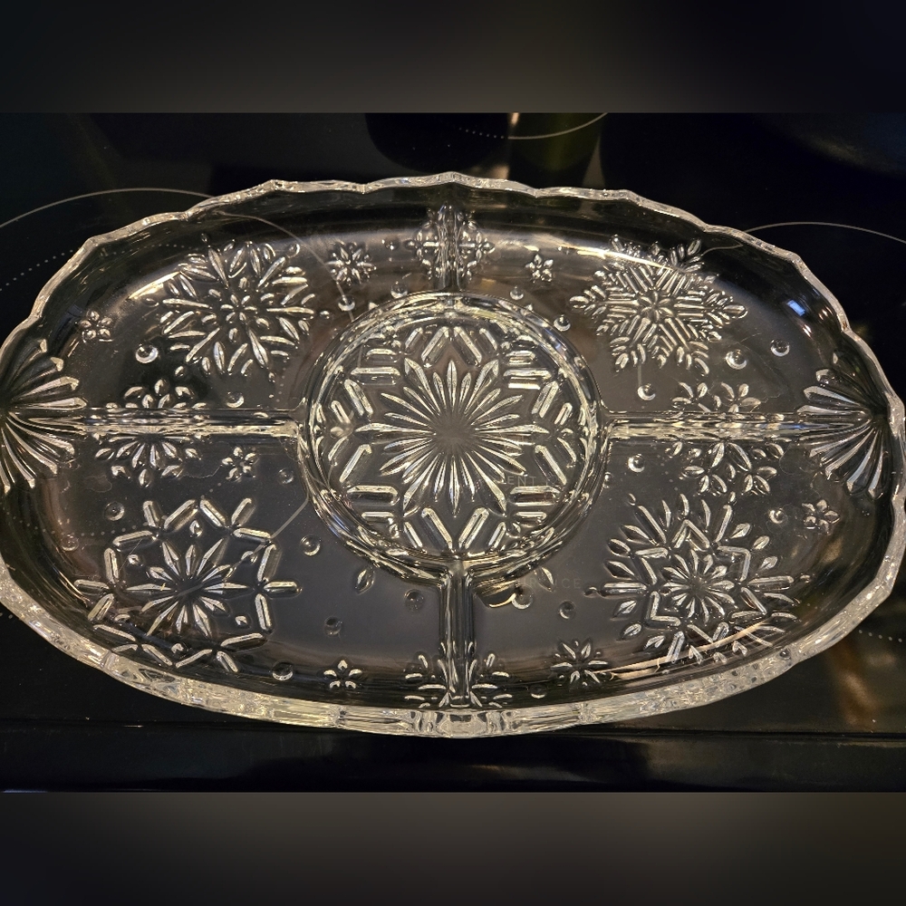 Clear Glass Serving Platter with Snowflake Design. Gorgeous Party Platter.